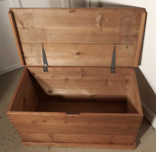 fig 2. Victorian Pine Blanket Box