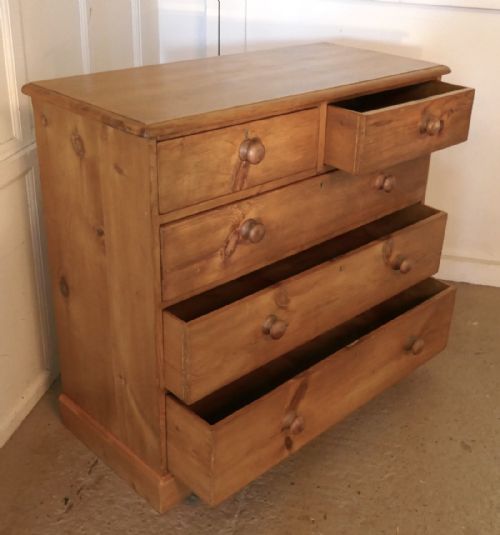 fig 4. Large Heavy Quality Victorian Pine Chest of Drawers