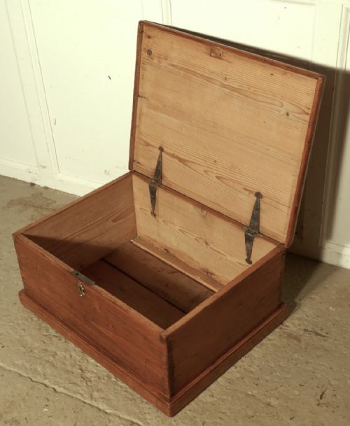 fig 1. Small Pine Table Top Deed Box