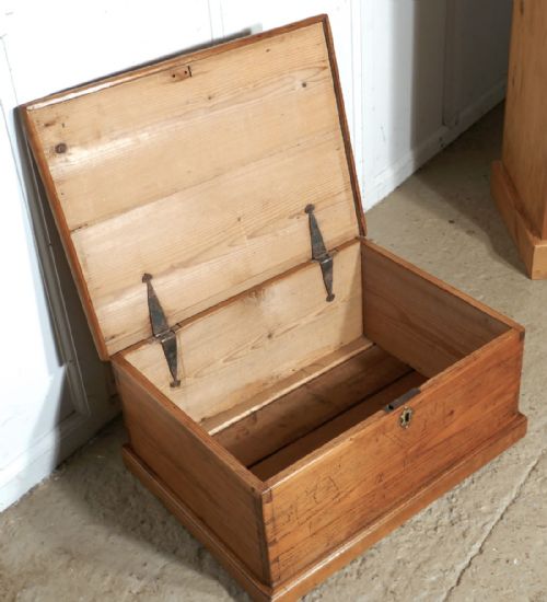 fig 3. Small Pine Table Top Deed Box