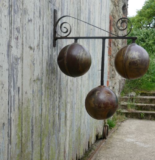 fig 1. Old Pawn Broker’s Three Balls Trade Sign