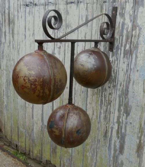 fig 2. Old Pawn Broker’s Three Balls Trade Sign