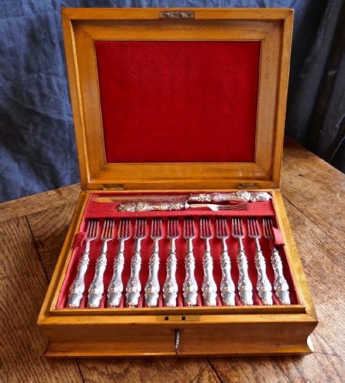 fig 1. Arts Nouveau 50 Silver Piece Desert Set in Original Sycamore Canteen 1860