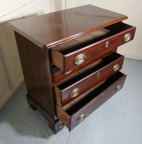 fig 3. Georgian Mahogany Chest of Drawers