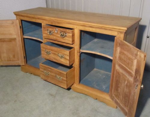 fig 3. A Large Country Pine Sideboard Dresser