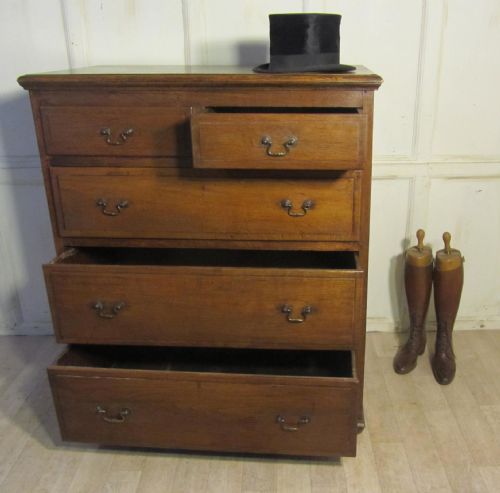 fig 1. A Large Georgian Oak Chest of Drawers