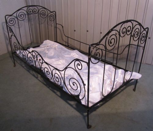 fig 1. A French Iron Single or Day bed