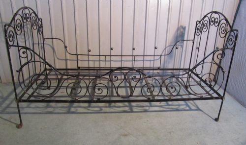 fig 2. A French Iron Single or Day bed