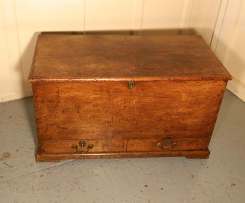 Georgian Golden Oak Finish 2 Drawer Mule Chest