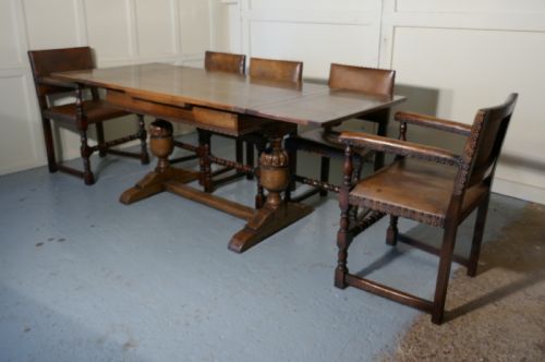 fig 2. A Large Ipswich Oak Draw Leaf table
