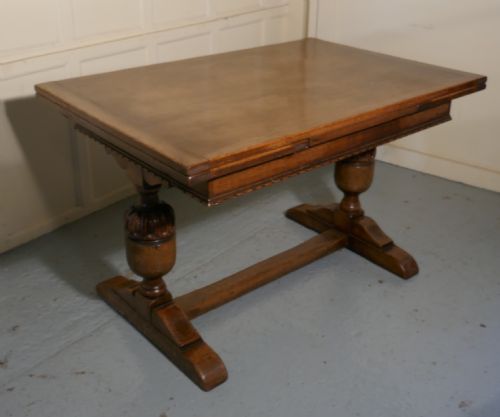 fig 3. A Large Ipswich Oak Draw Leaf table