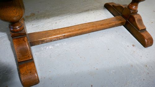 fig 5. A Large Ipswich Oak Draw Leaf table