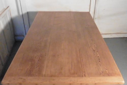 fig 2. A Traditional Victorian Pine Table