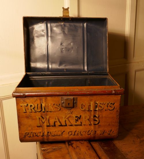 fig 2. Salesman’s Sample Victorian Painted Tin Hat Box, Drew and Sons Trunk Makers