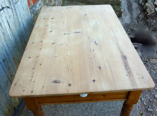 fig 3. A Traditional Victorian Scrub Top Pine Kitchen Table