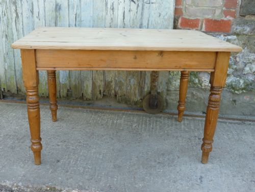fig 4. A Traditional Victorian Scrub Top Pine Kitchen Table