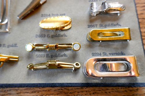 fig 2. Sample Cards of Salesman’s Shirt Accessories for Gentlemans Outfitter