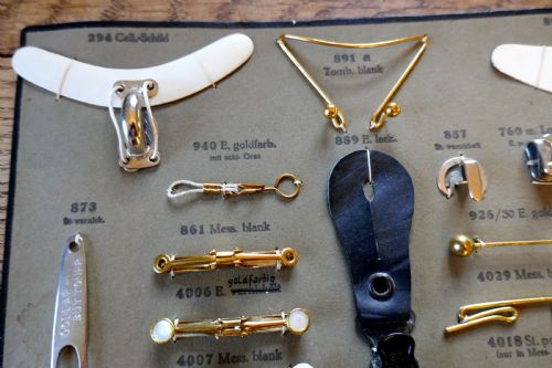 fig 3. Sample Cards of Salesman’s Shirt Accessories for Gentlemans Outfitter