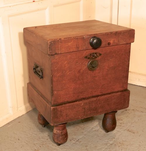 fig 4. Country House Pine Ice Box or Refrigerator from around 1890