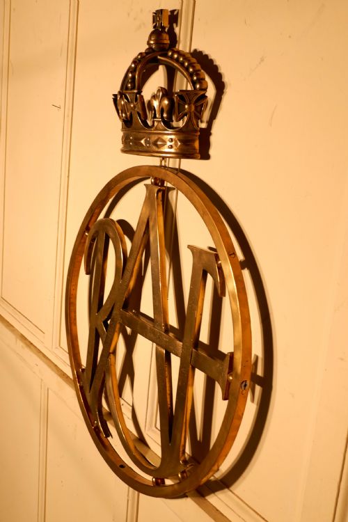 fig 1. Large Bronze RAF Crown Wall Badge 1918,