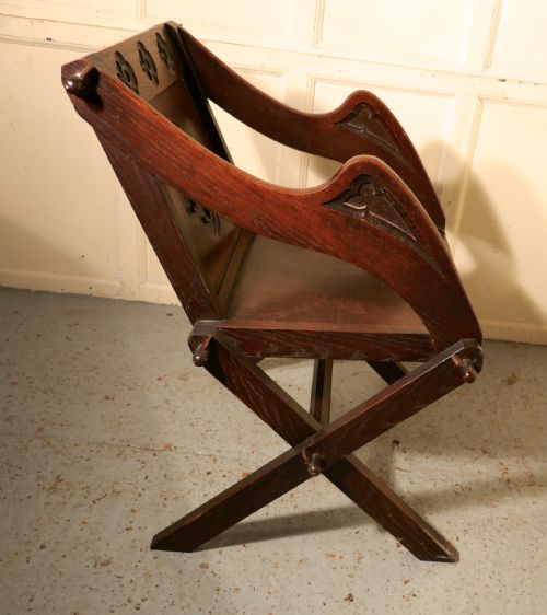 fig 2. 19th Century Glastonbury Oak Chair