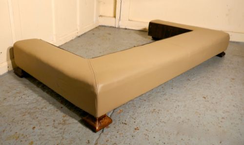 fig 2. A Victorian Low Leather Club Fender