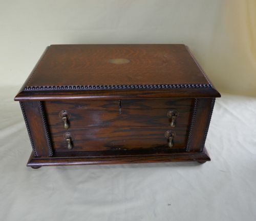 fig 2. 109 Piece Cutlery Set in Oak Wellington Chest Canteen