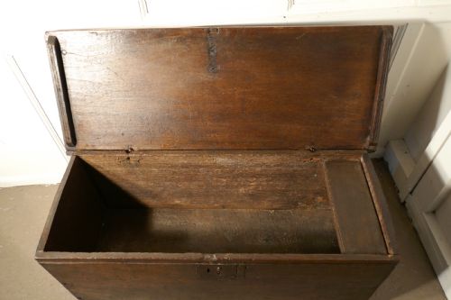 fig 2. A Georgian 5 Plank Oak Coffer