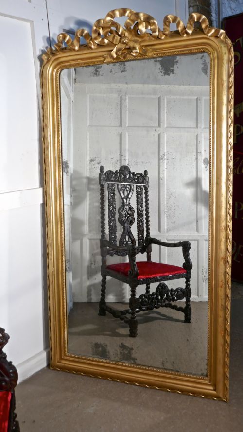 fig 1. French 19th Century Carved Walnut Throne or Hall Chair