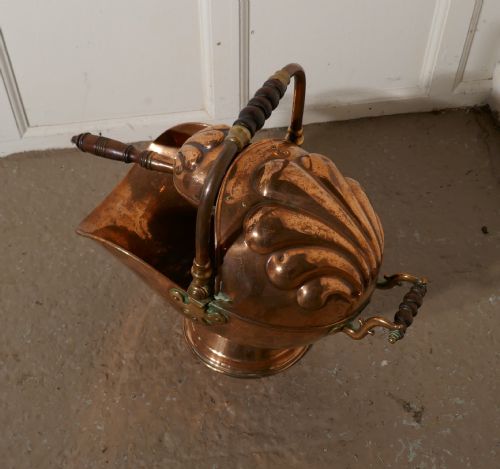 Superb Quality Arts and Crafts Copper Helmet Coal Scuttle
