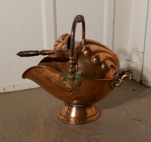 fig 2. Superb Quality Arts and Crafts Copper Helmet Coal Scuttle