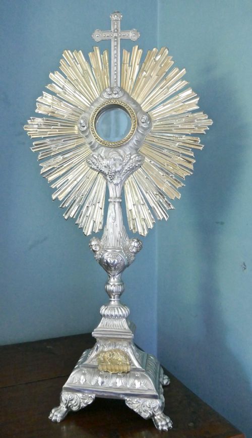 French Sterling Silver & Vermeli Monstrance 1840 Decorated with Cherubs