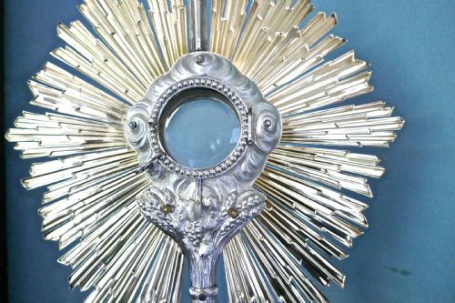 fig 2. French Sterling Silver & Vermeli Monstrance 1840 decorated with cherubs