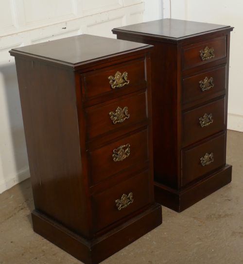 fig 1. A Pair of Georgian Style Mahogany Bedside Chest of Drawers