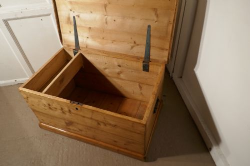 fig 1. Large Victorian Pine Blanket Box,