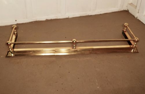 fig 3. Large Victorian Extending Brass Fender 