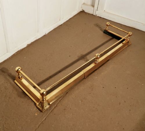 fig 4. Large Victorian Extending Brass Fender 