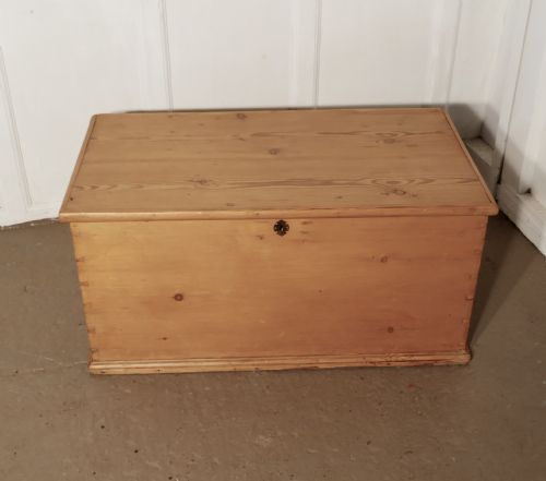 fig 1. Large Victorian Pine Blanket Box,
