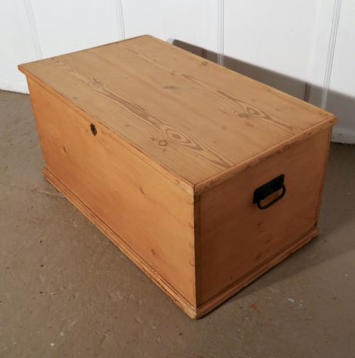 fig 3. Large Victorian Pine Blanket Box,