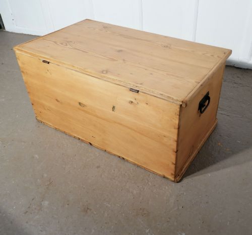 fig 4. Large Victorian Pine Blanket Box,