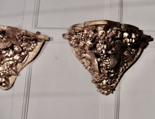 fig 1. A Pair of 19th Century Carved Gilt Wall Brackets