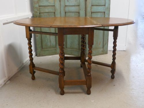 fig 4. A Good Solid Oak Victorian Gate Leg Table