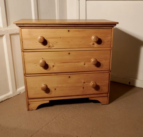 Victorian Stripped Pine Chest of Drawers