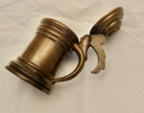 19TH CENTURY HAND CARVED DRINKING MUG OR TANKARD - ADDITIONAL PHOTO 3