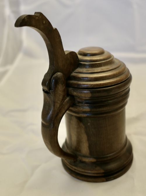 19TH CENTURY HAND CARVED DRINKING MUG OR TANKARD - ADDITIONAL PHOTO 4