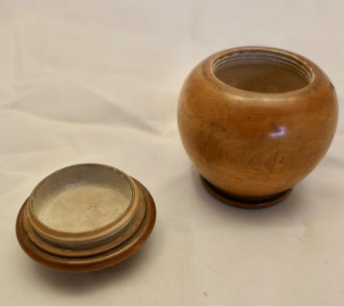 3 HAND MADE SYCAMORE TREEN POTS WITH LIDS - ADDITIONAL PHOTO 3