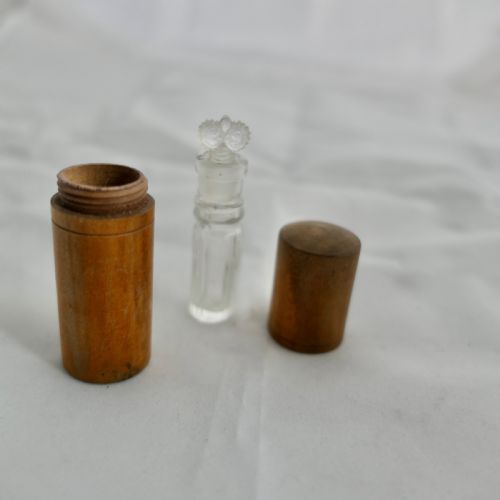 3 19TH CENTURY HAND MADE TREEN ITEMS POWDER PERFUME AND MATCHES - ADDITIONAL PHOTO 7
