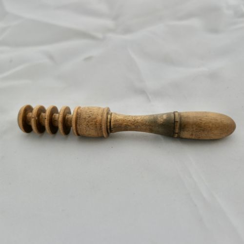 3 19TH CENTURY HAND MADE TREEN ITEMS POUNCE PLUMB BOB BODKIN - ADDITIONAL PHOTO 3