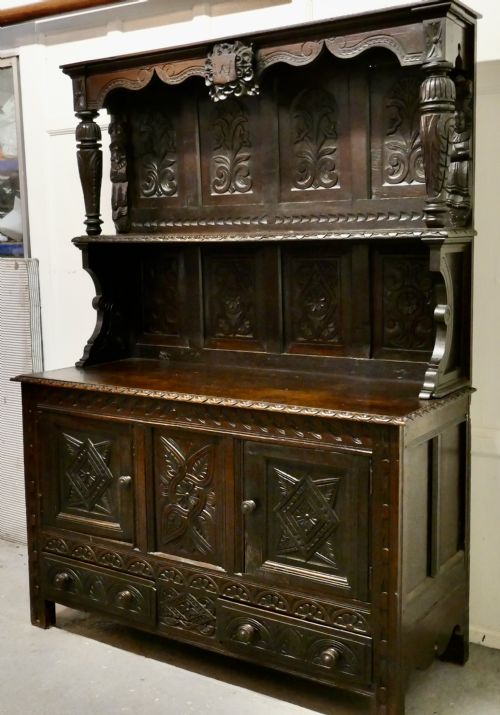 18TH CENTURY CARVED OAK DRESSER WITH KINGS - ADDITIONAL PHOTO 2