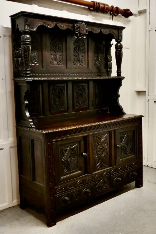 18TH CENTURY CARVED OAK DRESSER WITH KINGS - ADDITIONAL PHOTO 3